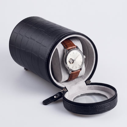 Le Nomade ouvert avec une montre automatique à l'intérieur