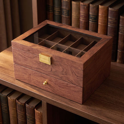 La Commode devant une bibliothèque de livres anciens