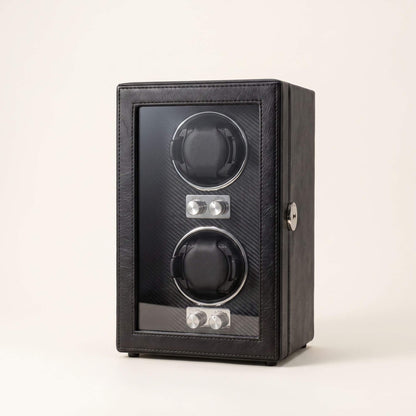 Remontoir Le Coffre pour 2 montres automatiques, coffret similicuir noir à porte vitrée, vue de trois quarts